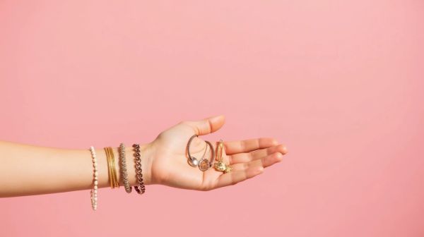 Quel bracelet ado fille choisir pour un look tendance ?